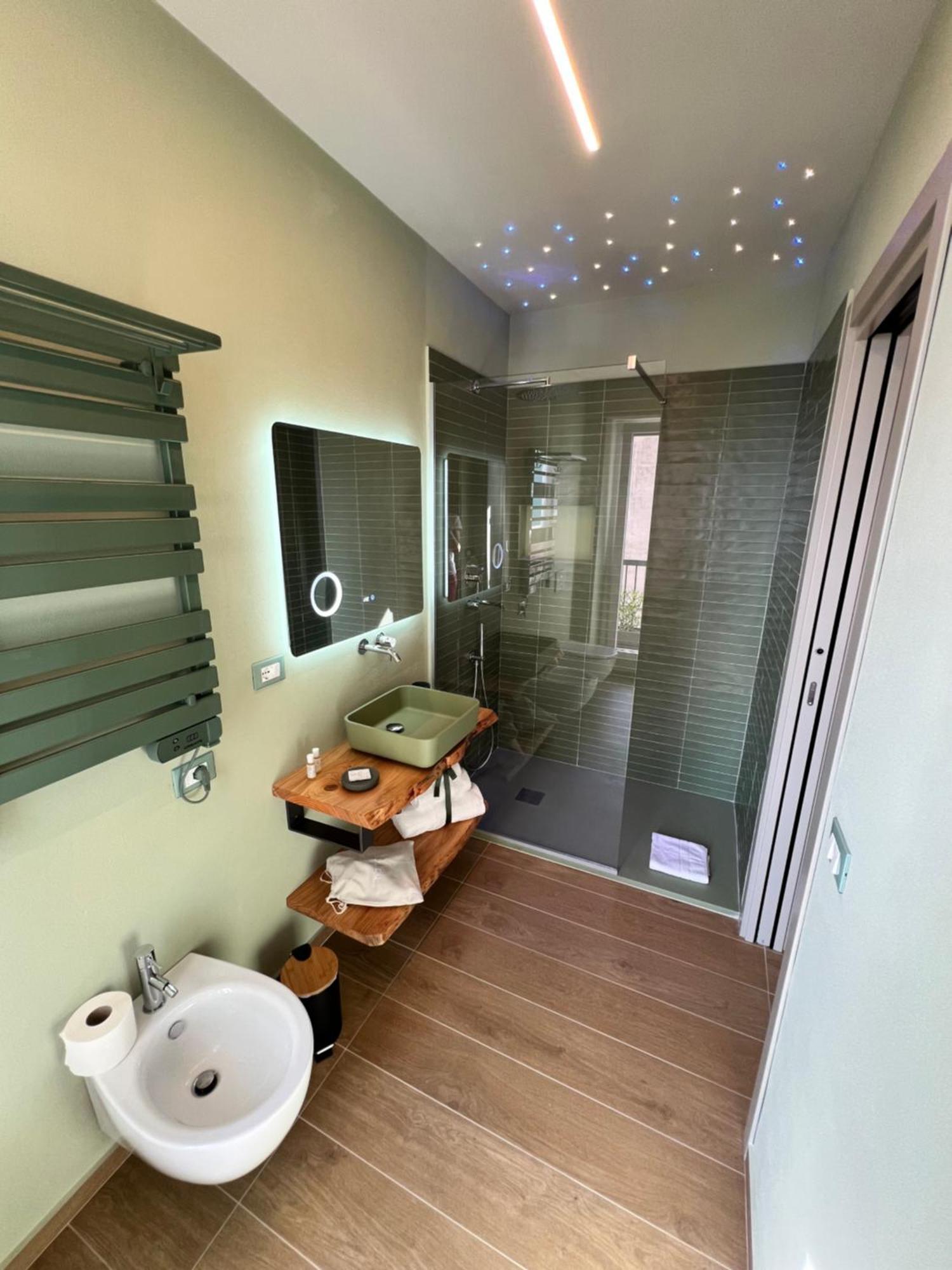 Luci Sul Mare -Boutique Rooms Follonica Exterior foto